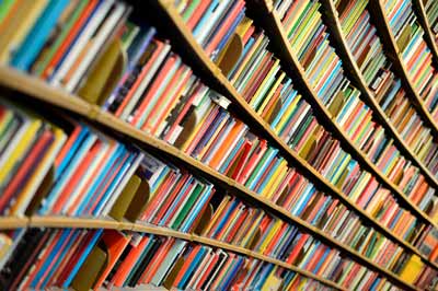 biblioteca-libros-colores